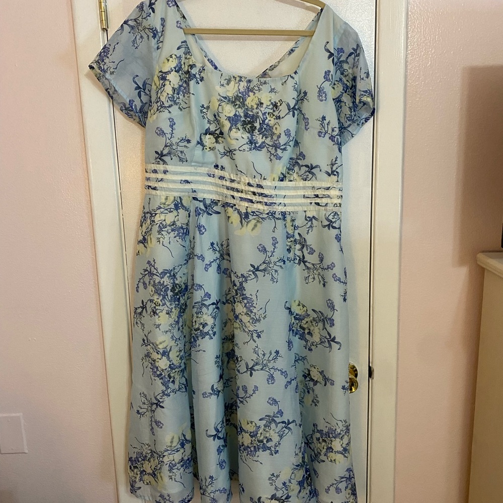 Beautiful floral dress.